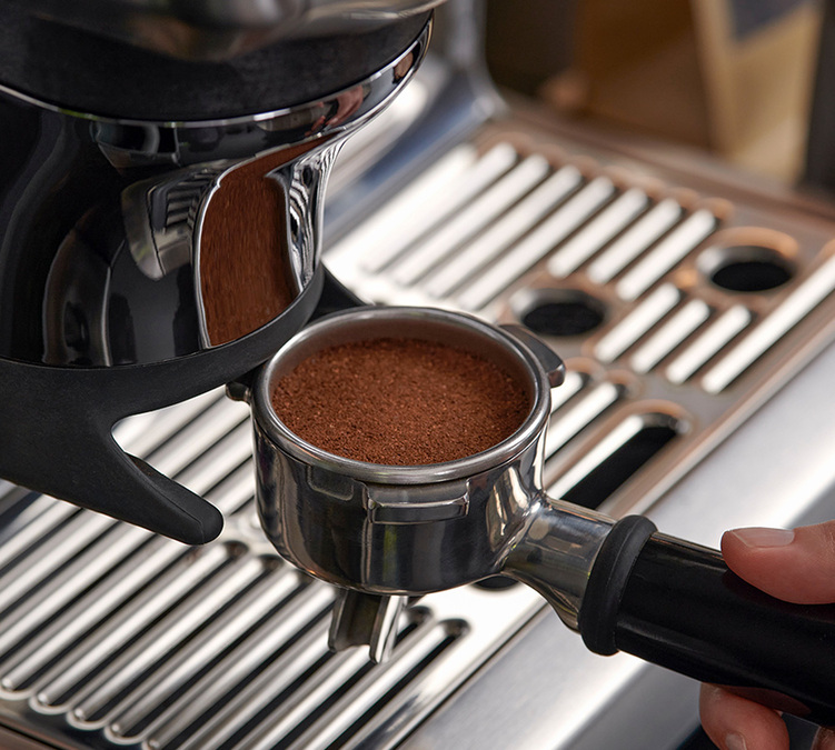 Sage - Barista Express Impress - Siebträgermaschine - black truffle