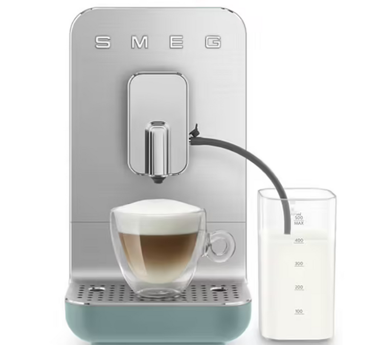 Kaffeevollautomat Smeg BCC13EGMEU mit Milchfunktion grün