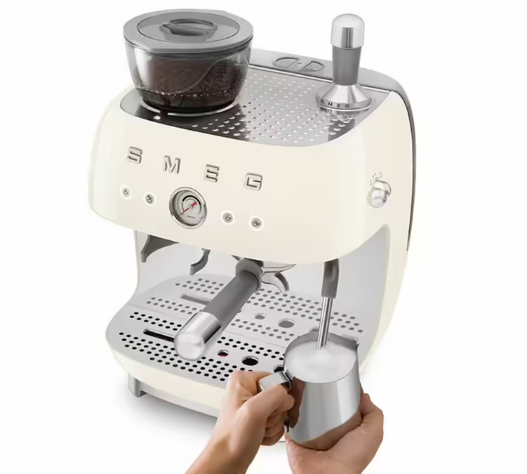 Smeg Espressomaschine EGF03 Crème